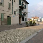 Front - 3 Bedrms With Ac, Free Parking And Wifi Апартаменты Olginate