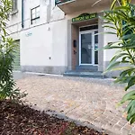 Front - 3 Bedrms With Ac, Free Parking And Wifi *