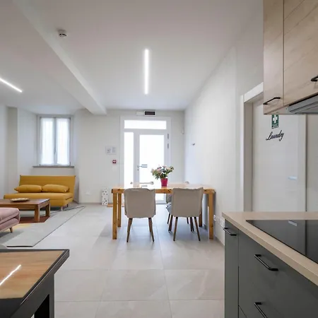 Front - 3 Bedrms With Ac, Free Parking And Wifi Апартаменты Olginate
