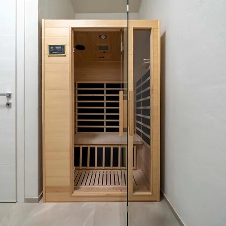 דירה Front - 3 Bedrms With Ac, Free Parking And Wifi