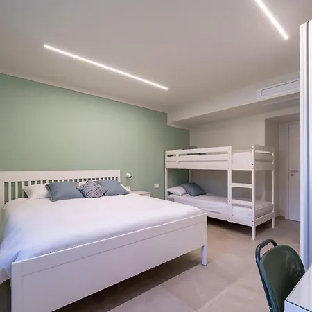 Front - 3 Bedrms With Ac, Free Parking And Wifi דירה