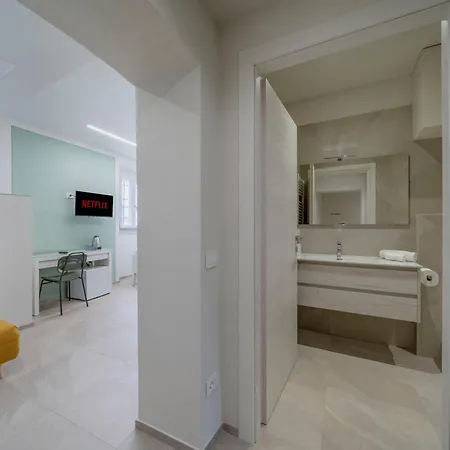 Апартаменты Front - 3 Bedrms With Ac, Free Parking And Wifi Olginate