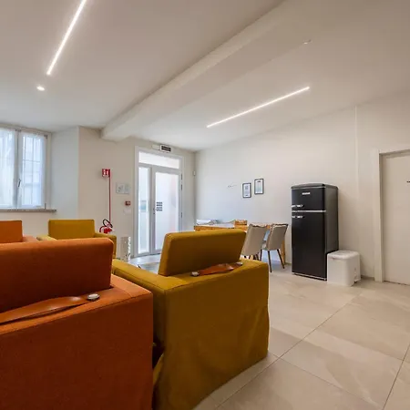 Апартаменты Front - 3 Bedrms With Ac, Free Parking And Wifi