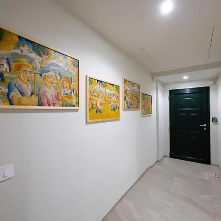 Front - 3 Bedrms With Ac, Free Parking And Wifi Апартаменты Olginate