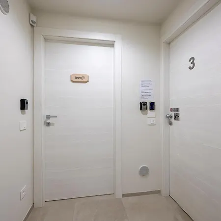 Front - 3 Bedrms With Ac, Free Parking And Wifi Апартаменты *