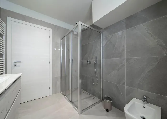 Апартаменты Front - 3 Bedrms With Ac, Free Parking And Wifi Olginate