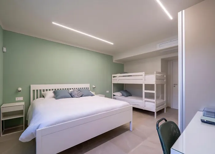 Front - 3 Bedrms With Ac, Free Parking And Wifi Апартаменты