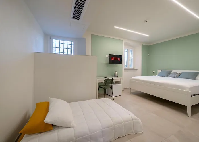 Front - 3 Bedrms With Ac, Free Parking And Wifi Апартаменты