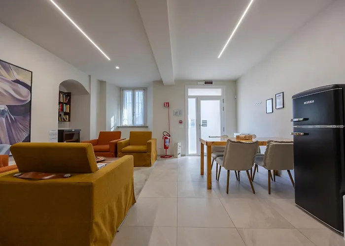 Front - 3 Bedrms With Ac, Free Parking And Wifi Appartamento