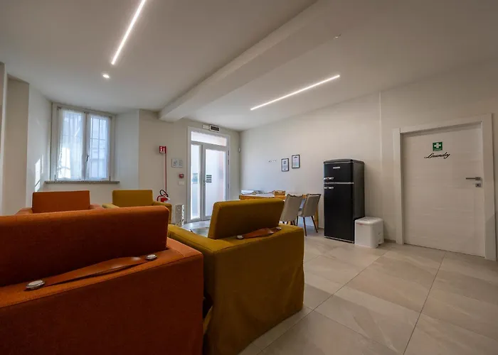 Front - 3 Bedrms With Ac, Free Parking And Wifi *