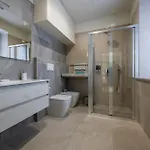Apartamento Front - 3 Bedrms With Ac, Free Parking And Wifi Olginate