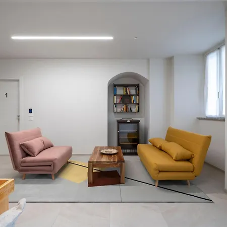 Apartament Front - 3 Bedrms With Ac, Free Parking And Wifi