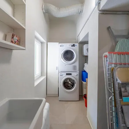 Front - 3 Bedrms With Ac, Free Parking And Wifi * Olginate