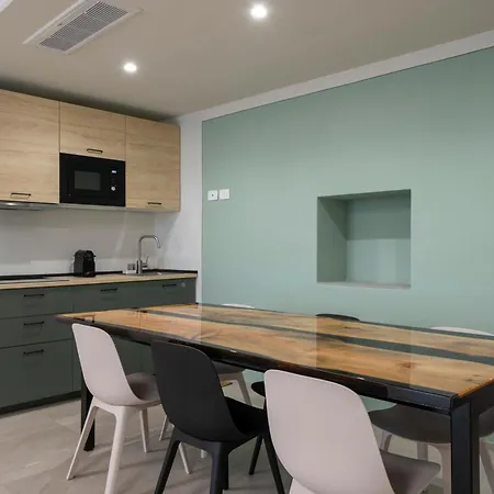 Front - 3 Bedrms With Ac, Free Parking And Wifi * Olginate