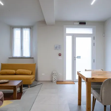 Front - 3 Bedrms With Ac, Free Parking And Wifi *