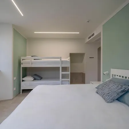 Front - 3 Bedrms With Ac, Free Parking And Wifi