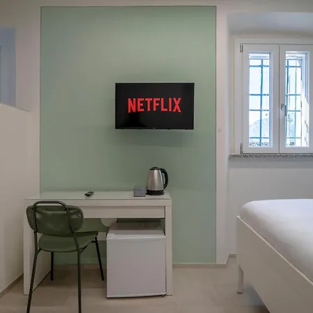 Apartament Front - 3 Bedrms With Ac, Free Parking And Wifi