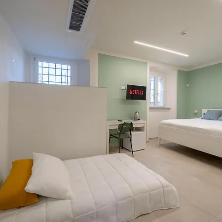 Front - 3 Bedrms With Ac, Free Parking And Wifi Apartament