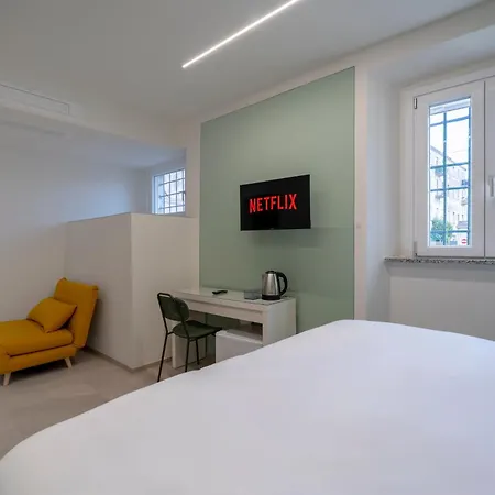 Apartament Front - 3 Bedrms With Ac, Free Parking And Wifi *