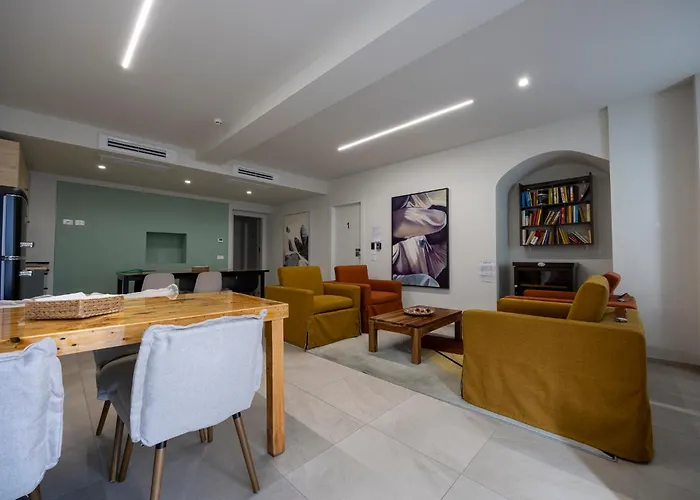 Front - 3 Bedrms With Ac, Free Parking And Wifi