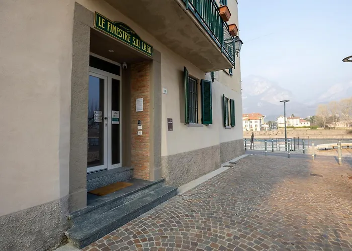 Front - 3 Bedrms With Ac, Free Parking And Wifi *